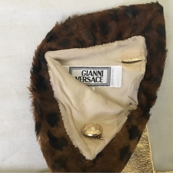 Vintage Versace Gold Medusa gloves. - Picture 3 of 9